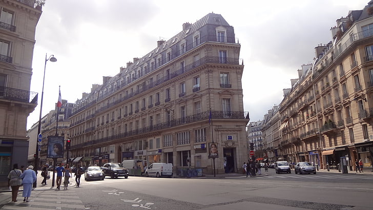 Fashion Enthusiasts, Look Here: Let Us Guide You Through Paris’s Hidden Gems